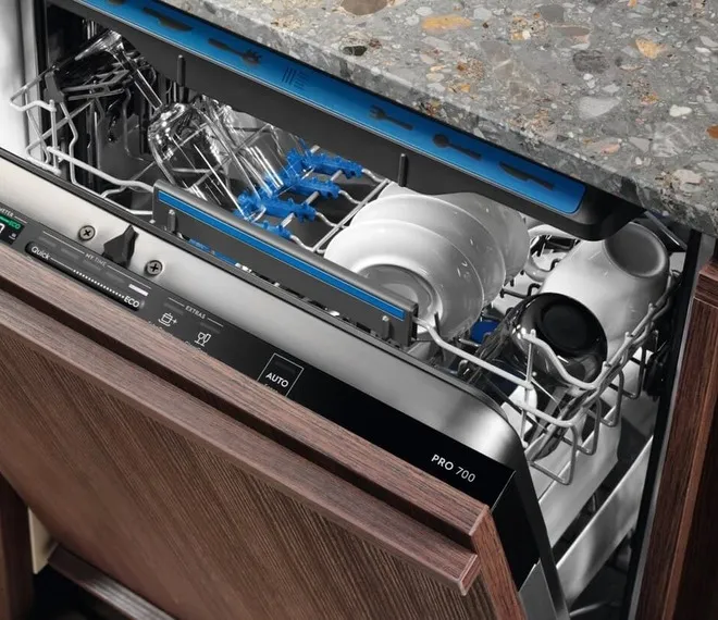 Bosch vs Electrolux: битва флагманів посудомийних машин